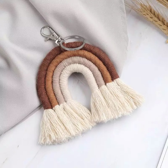 Boho tan & gray macrame rainbow keychain NEW - Picture 3 of 4